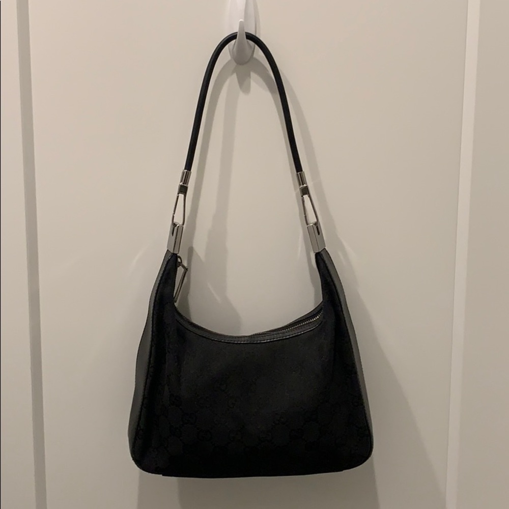 GG Canvas Shoulder Bag with storage bag